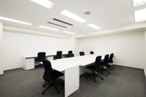 青山オフィスの10-12名用個室のイメージ