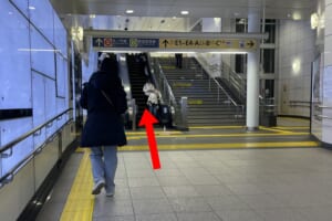 駅構内エスカレーター