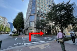 日本橋三丁目スクエア前横断歩道