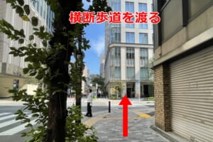 日本橋三丁目スクエア前