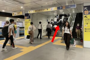 東西線日本橋駅ホーム　