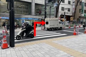 郵便局/ローソン前の横断歩道