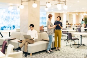 コワーキングスペースがうるさい！騒音が気になるときの対策を解説