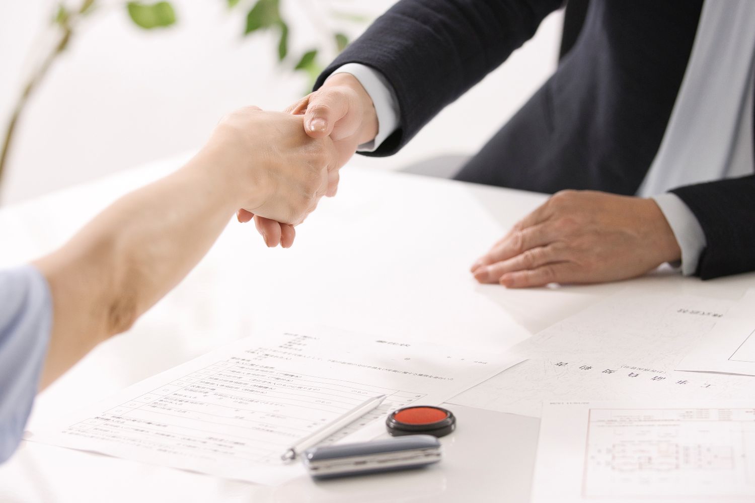 レンタルオフィスの契約形態｜賃貸オフィスとの違い・契約の流れも