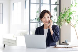 バーチャルオフィスは起業したい女性におすすめ！理由と選び方を解説