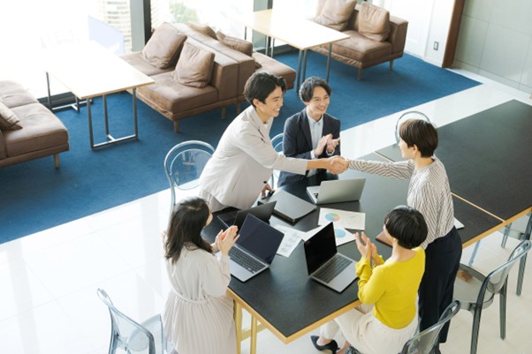 バーチャルオフィスで起業は可能？メリットと登記の手順を解説